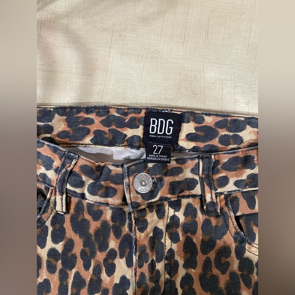 Leopard Jeans - Picture 4 of 4